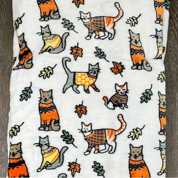 PETS - Pickle & Dot - ‘Autumn sweater cats’ plush throw. NWT. - Picture 2 of 2